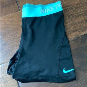 Women’s Nike Pros- Turquoise
